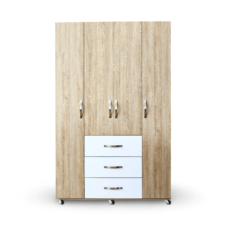 La imagen muestra un closet de madera con un diseño moderno y funcional. El armario tiene cuatro puertas grandes en la parte superior, cada una con manijas metálicas plateadas. En la parte inferior central, hay tres cajones grandes en color blanco, también con manijas metálicas plateadas. El armario está montado sobre ruedas, lo que facilita su movilidad.