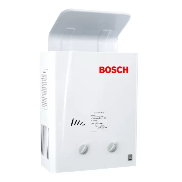 La imagen muestra un calentador de agua a gas de la marca Bosch, modelo Therm 1000 O de 5.5 litros. El calentador tiene una forma rectangular con esquinas suavemente redondeadas y un acabado blanco brillante. En la parte superior se observa una cubierta protectora que se extiende hacia adelante. En la parte frontal superior, el logotipo de Bosch está destacado en color rojo. Debajo del logotipo, hay una serie de ventilaciones y un panel de control con dos perillas giratorias de color gris claro, una para ajustar la temperatura del agua y otra para el flujo de gas. A la derecha de las perillas, se encuentra un pequeño botón de encendido/apagado.