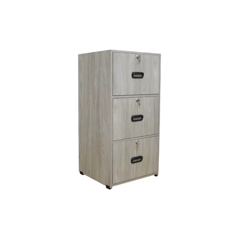 La imagen muestra un archivador vertical de tres cajones en color madera clara. Cada cajón tiene un tirador negro y una cerradura con llave. El archivador está colocado en un entorno con fondo blanco, lo que destaca su diseño simple y funcional.