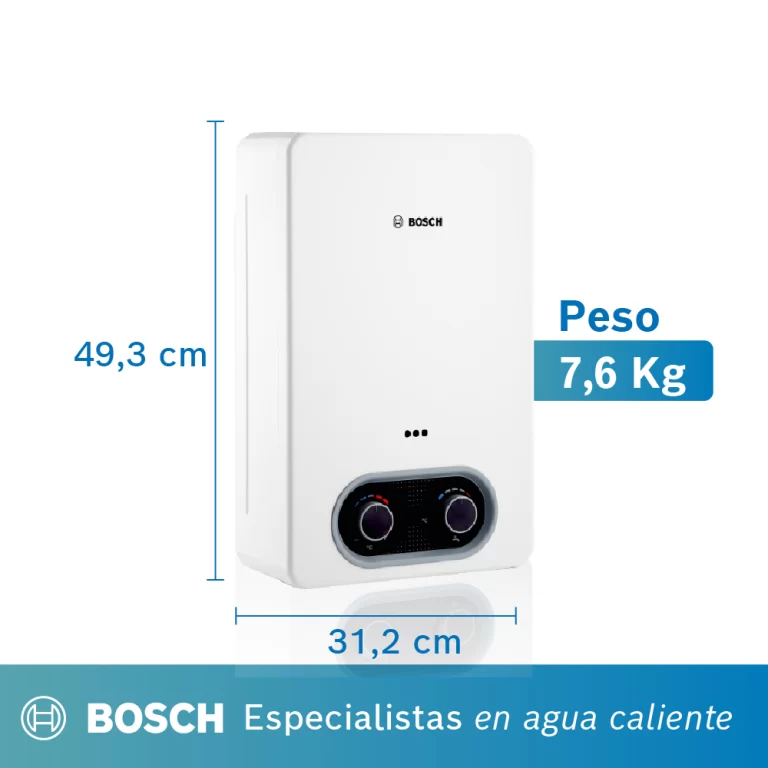 La imagen muestra un calentador de agua a gas de la marca Bosch, modelo Therm 1400. El dispositivo presenta un diseño vertical y rectangular, de color blanco. En la parte superior se encuentra el logotipo de Bosch, justo debajo de él hay tres pequeños orificios circulares en línea vertical. En la parte inferior del calentador hay un panel de control negro con dos perillas redondas, una para ajustar la temperatura del agua y la otra para regular el flujo de gas. Las perillas están rodeadas por una gráfica de colores azul y rojo, indicando los niveles de ajuste.